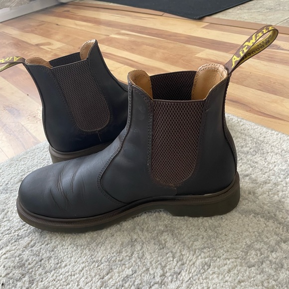 Dr. Martens 2976 Crazy Horse Leather Chelsea Boots - Picture 5 of 7